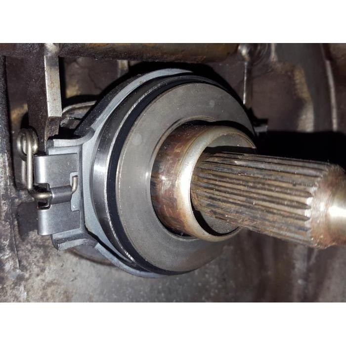 Clutch release bearing