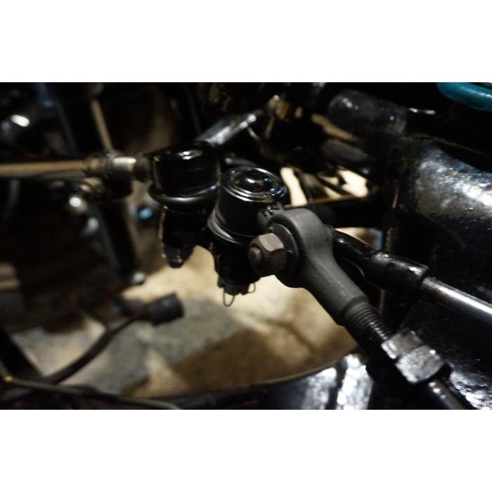 Tie rod end with steering damper hole B-quality